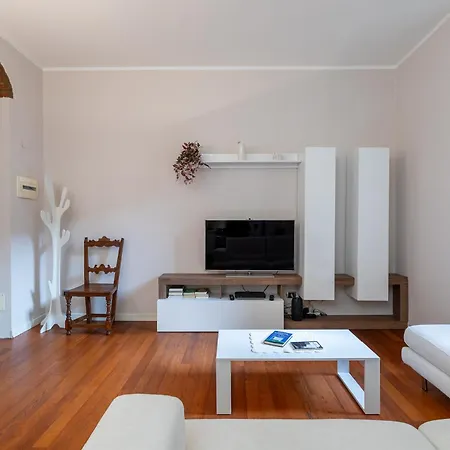 Settembrini - Vicino Stazione Apartamento Milão